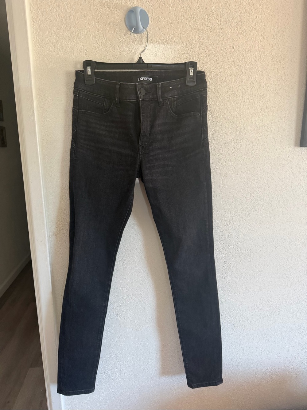 Express women’s Dark Black Skinny Jeans